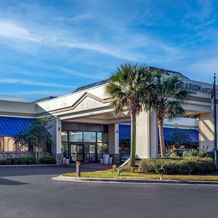 Clarion Hotel Fayetteville Exterior photo