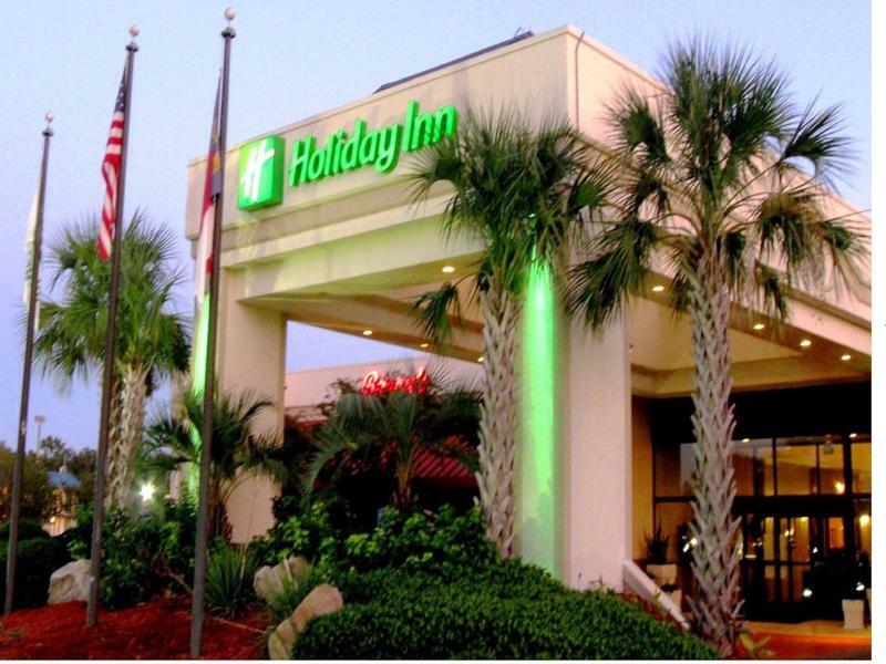 Clarion Hotel Fayetteville Exterior photo