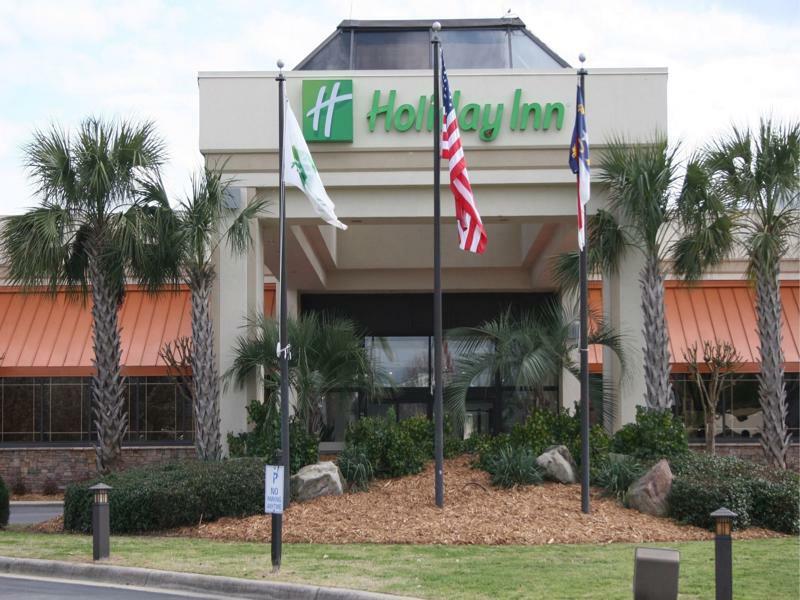 Clarion Hotel Fayetteville Exterior photo