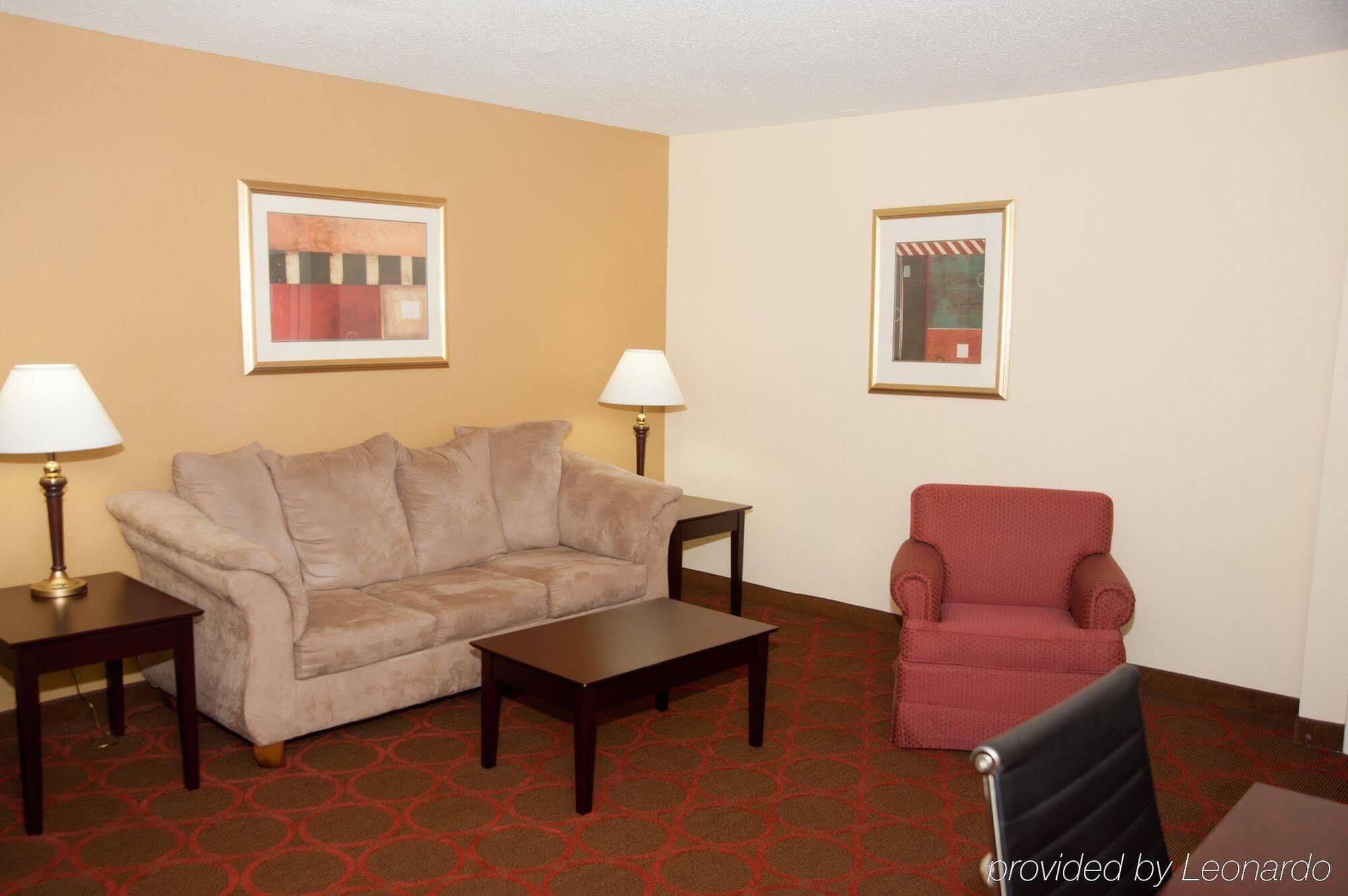 Clarion Hotel Fayetteville Exterior photo