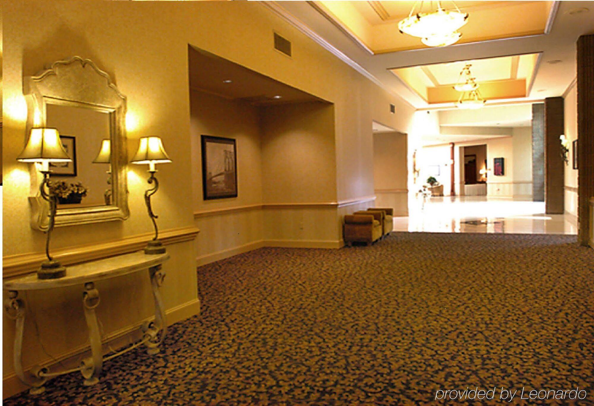 Clarion Hotel Fayetteville Exterior photo