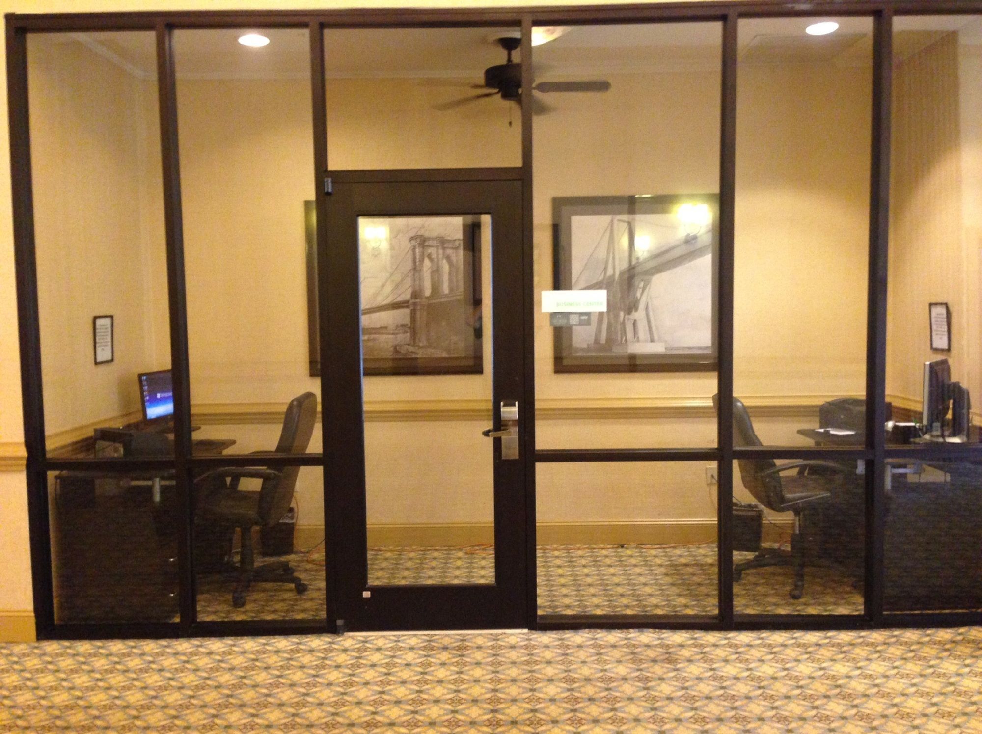 Clarion Hotel Fayetteville Exterior photo