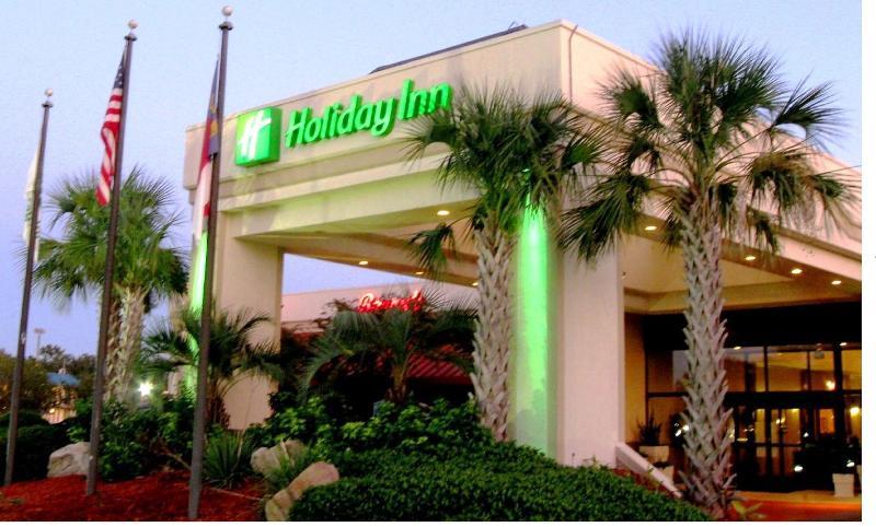 Clarion Hotel Fayetteville Exterior photo