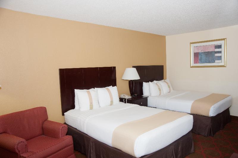 Clarion Hotel Fayetteville Exterior photo